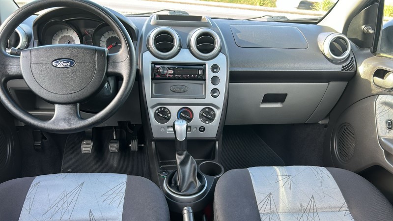 FIESTA 1.6 MPI CLASS HATCH 8V FLEX 4P MANUAL - 2009 - FARROUPILHA