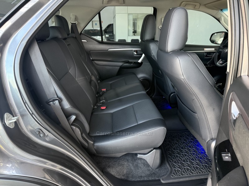 HILUX SW4 2.8 SRX 4X4 7 LUGARES 16V TURBO INTERCOOLER DIESEL 4P AUTOMÁTICO - 2024 - BENTO GONçALVES