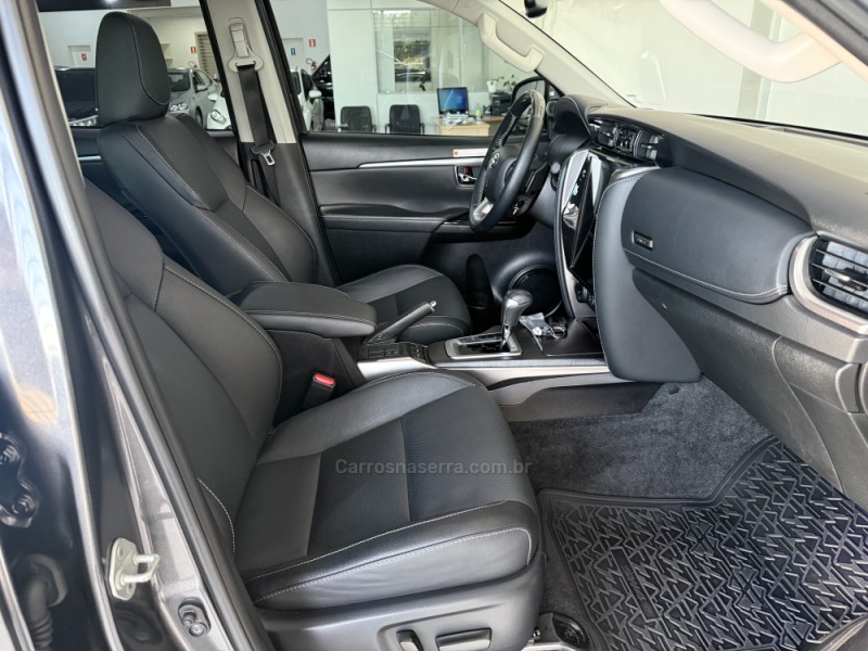 HILUX SW4 2.8 SRX 4X4 7 LUGARES 16V TURBO INTERCOOLER DIESEL 4P AUTOMÁTICO - 2024 - BENTO GONçALVES