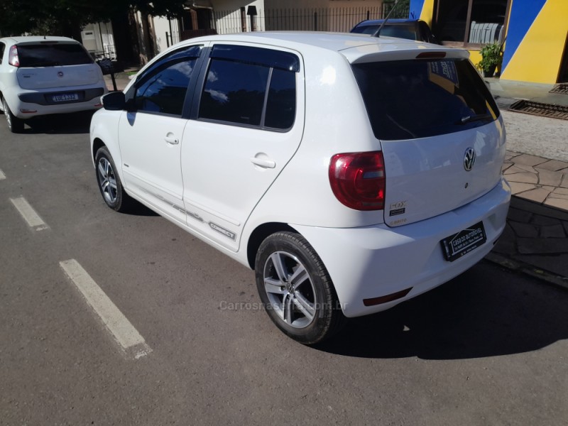 FOX 1.0 MI TREND 8V FLEX 4P MANUAL - 2014 - NOVA PRATA
