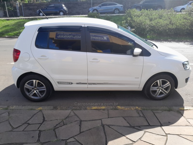 FOX 1.0 MI TREND 8V FLEX 4P MANUAL - 2014 - NOVA PRATA