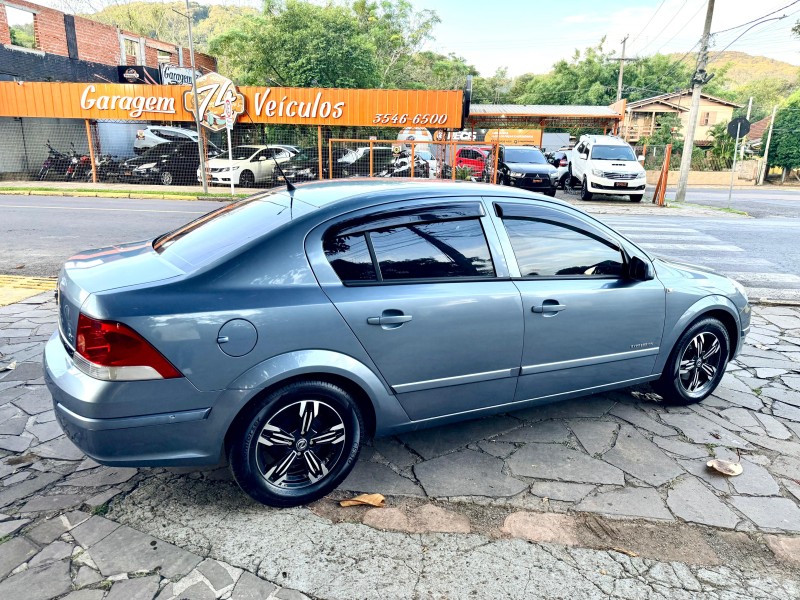 VECTRA 2.0 MPFI EXPRESSION 8V FLEX 4P MANUAL - 2007 - TRêS COROAS