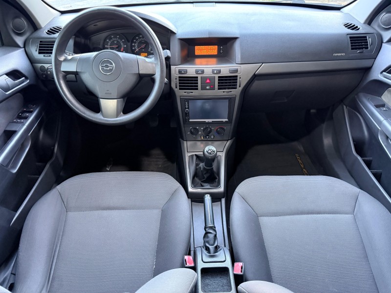 VECTRA 2.0 MPFI EXPRESSION 8V FLEX 4P MANUAL - 2007 - TRêS COROAS