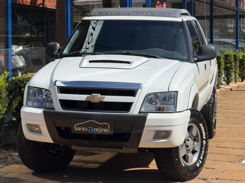 S10 2.8 EXECUTIVE 4X2 CD 12V TURBO ELECTRONIC INTERCOOLER DIESEL 4P MANUAL - 2011 - LAGOA VERMELHA