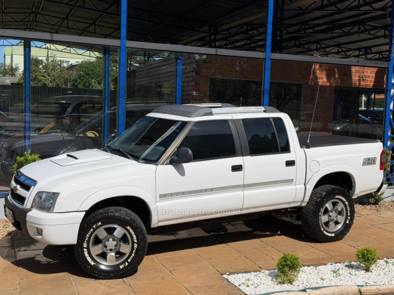 S10 2.8 EXECUTIVE 4X2 CD 12V TURBO ELECTRONIC INTERCOOLER DIESEL 4P MANUAL - 2011 - LAGOA VERMELHA