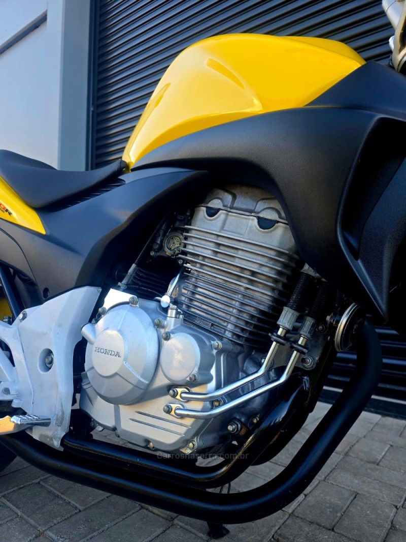 CB 300R ABS - 2012 - LAJEADO