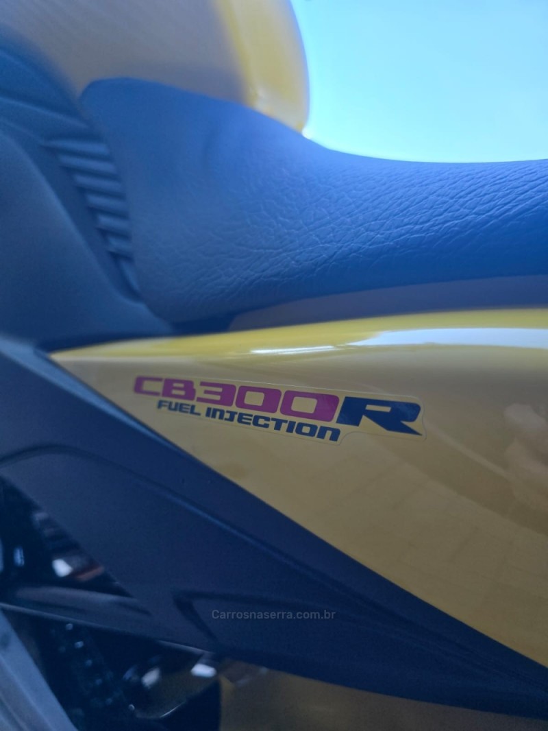 CB 300R ABS - 2012 - LAJEADO