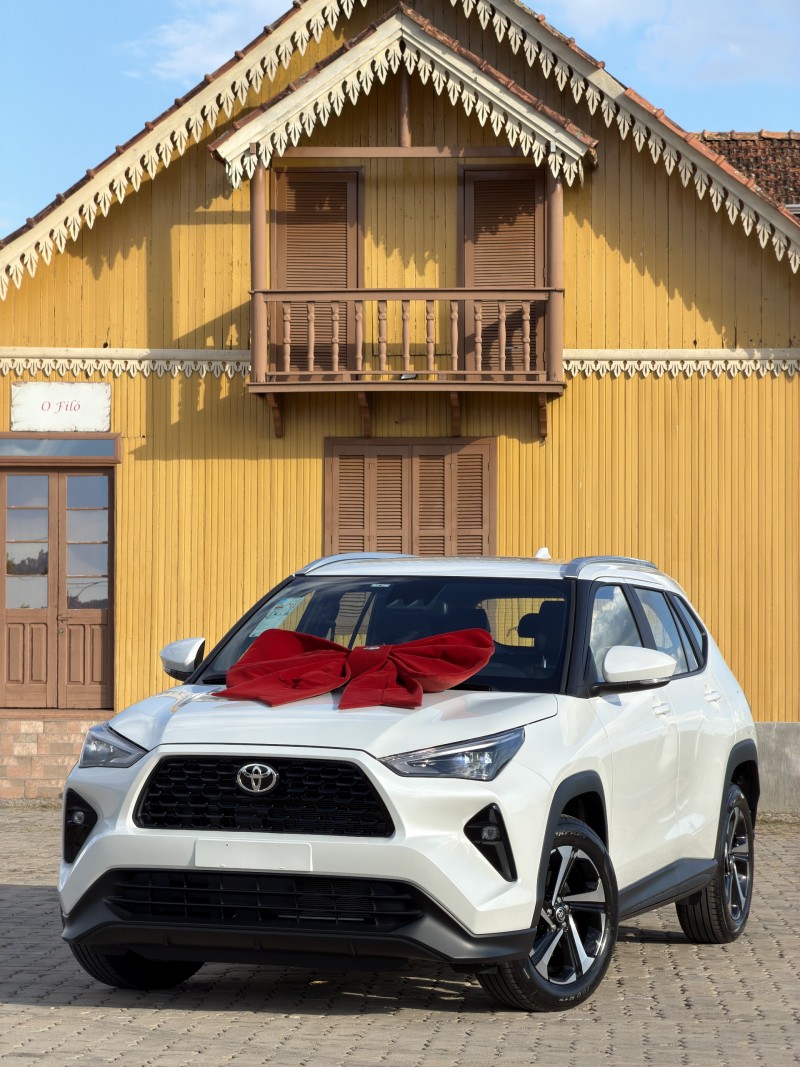 yaris cross 1.5 xre 16v flex 4p automatico 2027 antonio prado