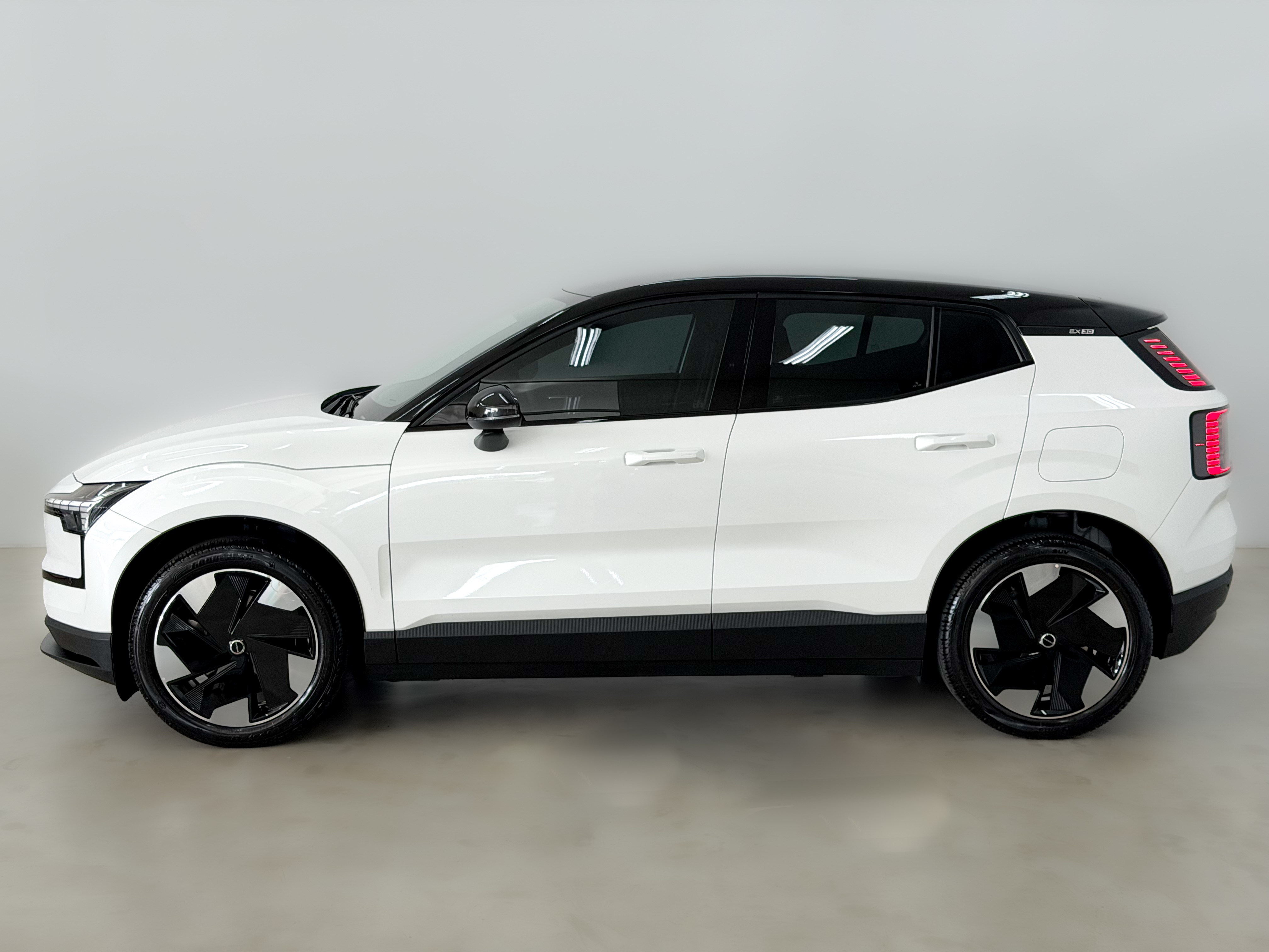 VOLVO EX30 — foto 4