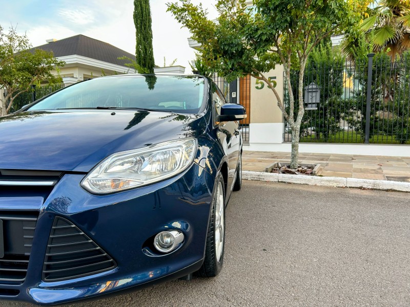FOCUS 2.0 SE HATCH 16V FLEX 4P AUTO - 2014 - BENTO GONçALVES