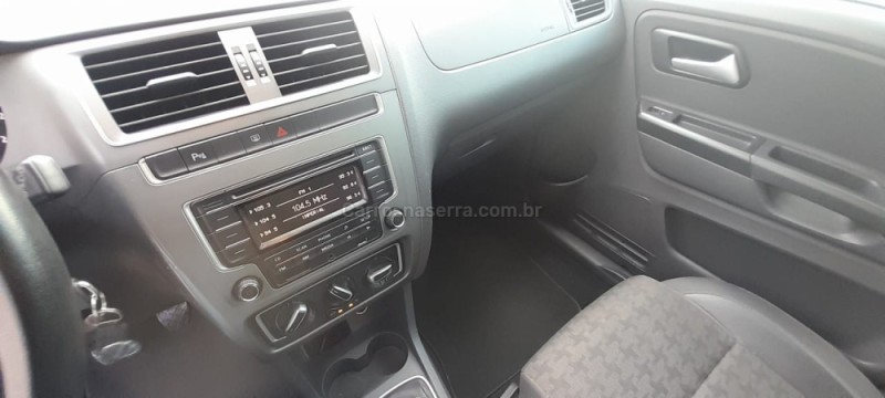 FOX 1.6 COMFORTLINE 8V FLEX 4P MANUAL - 2015 - PICADA CAFé