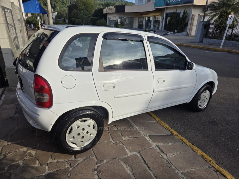 CORSA 1.0 MPFI MILENIUM 8V GASOLINA 4P MANUAL - 2002 - PICADA CAFé