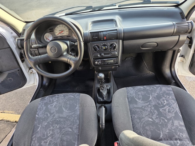 CORSA 1.0 MPFI MILENIUM 8V GASOLINA 4P MANUAL - 2002 - PICADA CAFé