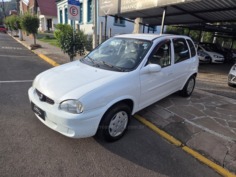 CORSA 1.0 MPFI MILENIUM 8V GASOLINA 4P MANUAL - 2002 - PICADA CAFé