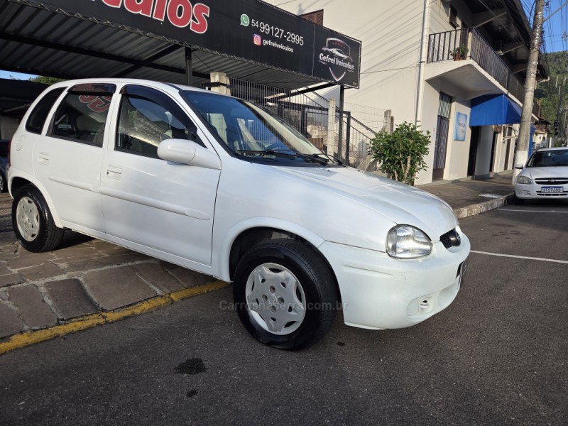 CORSA 1.0 MPFI MILENIUM 8V GASOLINA 4P MANUAL - 2002 - PICADA CAFé
