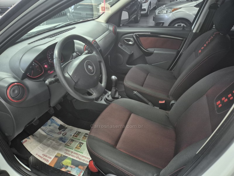 SANDERO 1.6 STEPWAY 8V FLEX 4P MANUAL - 2014 - GARIBALDI