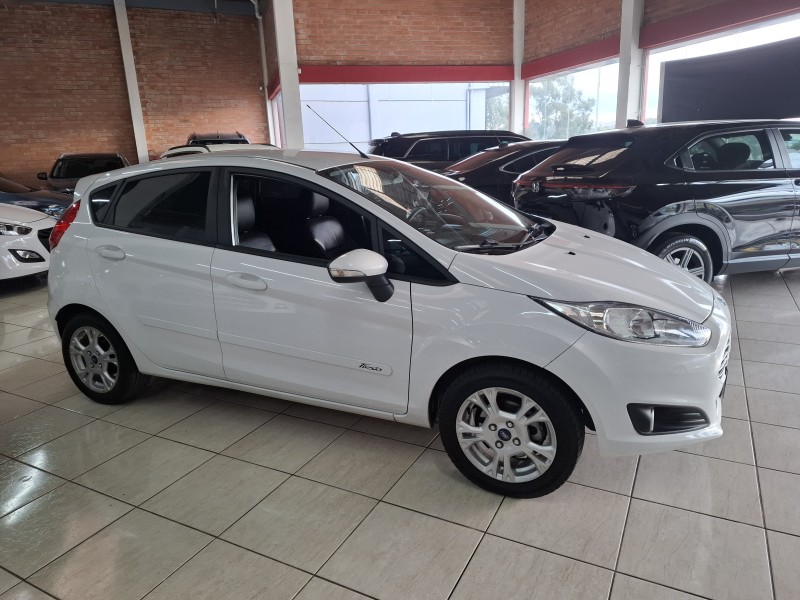 FIESTA 1.6 SE HATCH 16V FLEX 4P MANUAL - 2014 - FARROUPILHA