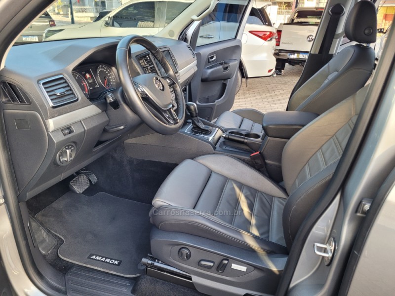 AMAROK 3.0 V6 TDI HIGHLINE CD DIESEL 4MOTION AUTOMÁTICO - 2023 - CAXIAS DO SUL