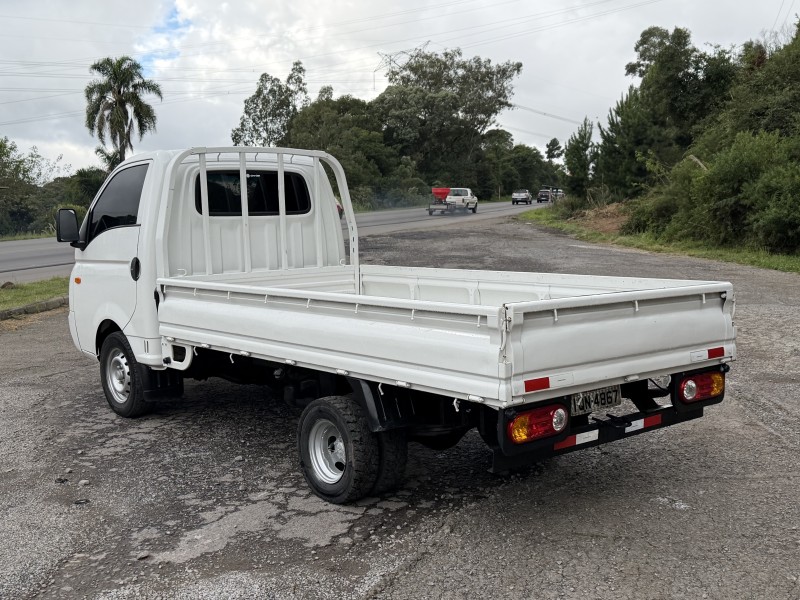 HR 2.5 TCI HD LONGO COM CAÇAMBA 4X2 8V 97CV TURBO INTERCOOLER DIESEL 2P MANUAL - 2009 - CAXIAS DO SUL
