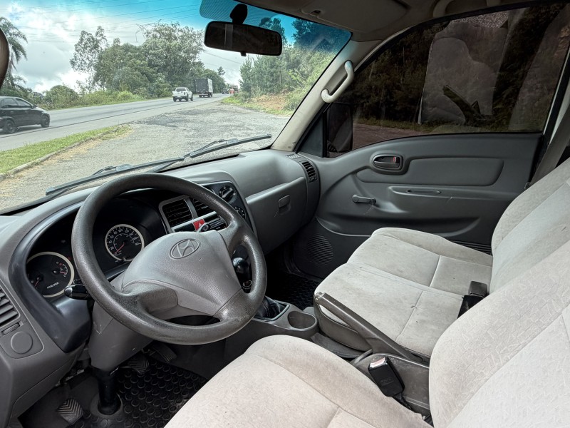 HR 2.5 TCI HD LONGO COM CAÇAMBA 4X2 8V 97CV TURBO INTERCOOLER DIESEL 2P MANUAL - 2009 - CAXIAS DO SUL