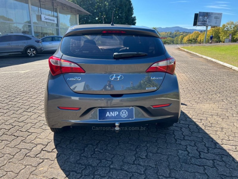 HB20 1.6 COMFORT STYLE 16V FLEX 4P AUTOMÁTICO - 2015 - NOVA PETRóPOLIS