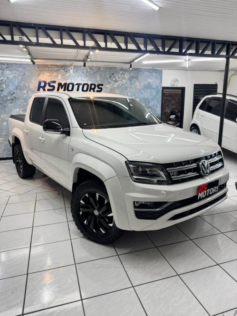 AMAROK 3.0 V6 TDI HIGHLINE CD DIESEL 4MOTION AUTOMÁTICO - 2023 - CAXIAS DO SUL