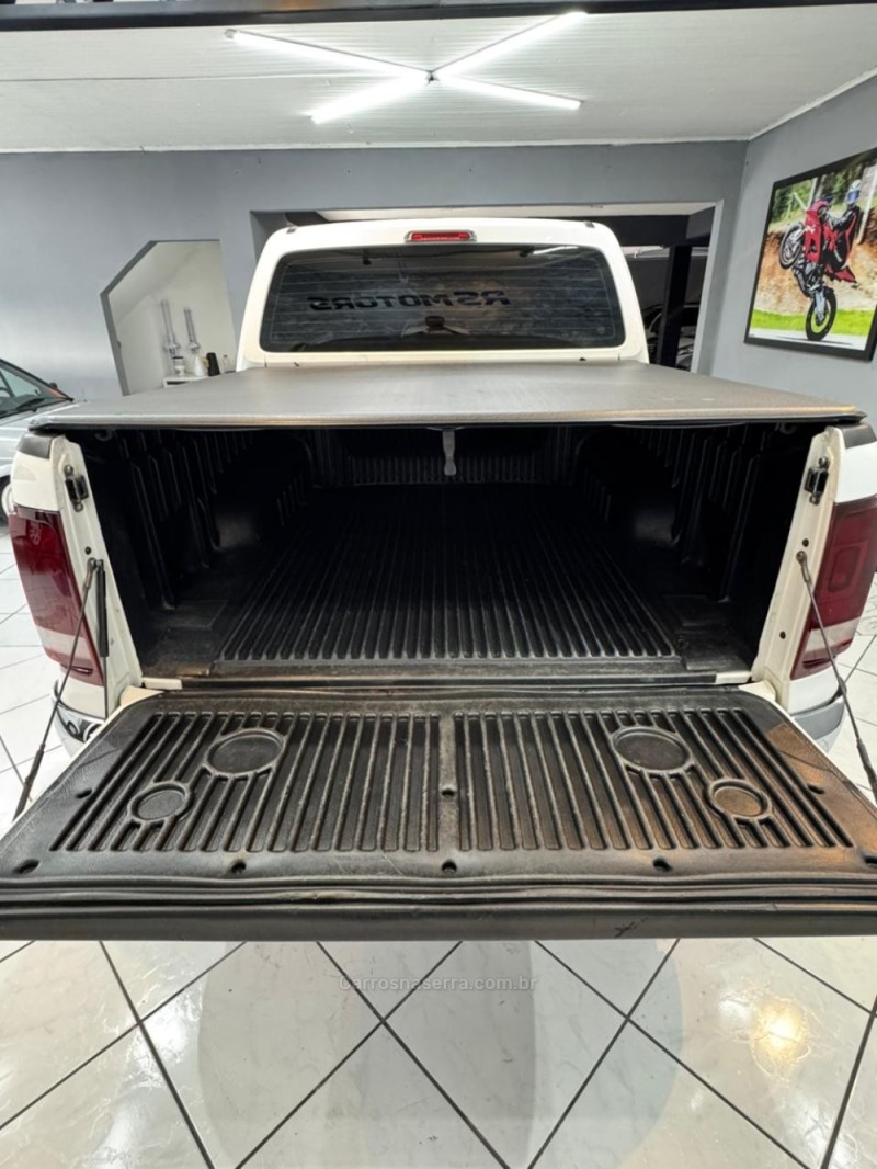 AMAROK 3.0 V6 TDI HIGHLINE CD DIESEL 4MOTION AUTOMÁTICO - 2023 - CAXIAS DO SUL