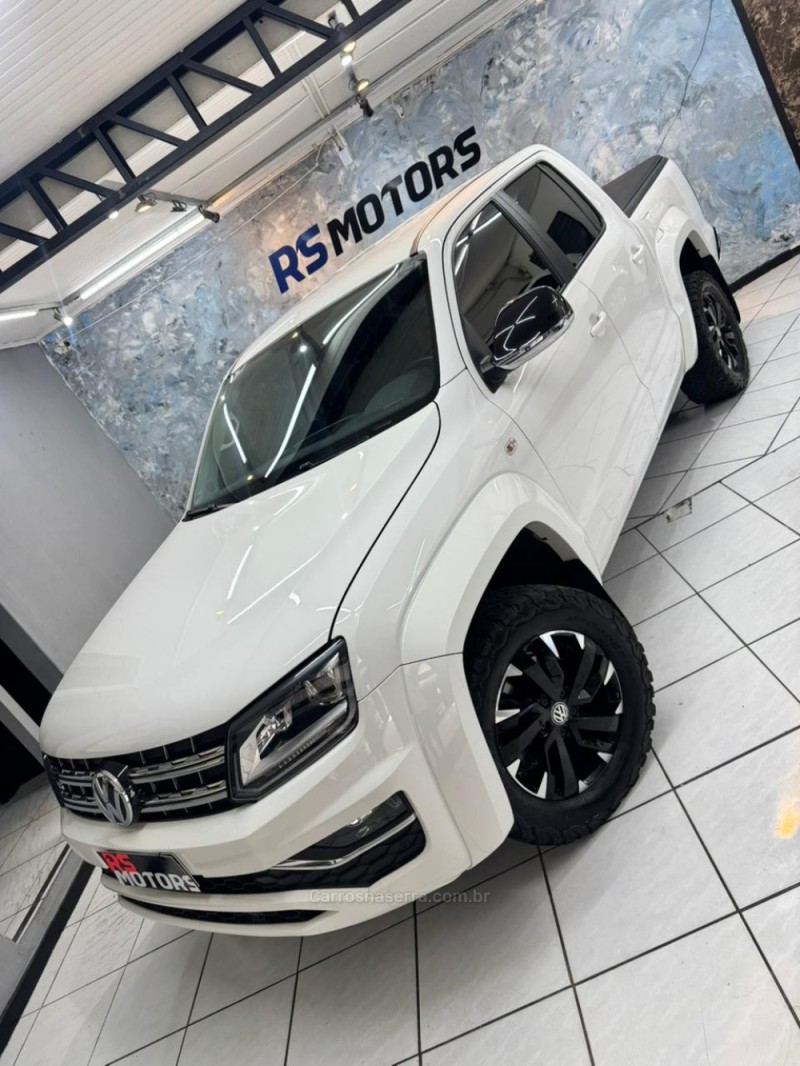 AMAROK 3.0 V6 TDI HIGHLINE CD DIESEL 4MOTION AUTOMÁTICO - 2023 - CAXIAS DO SUL