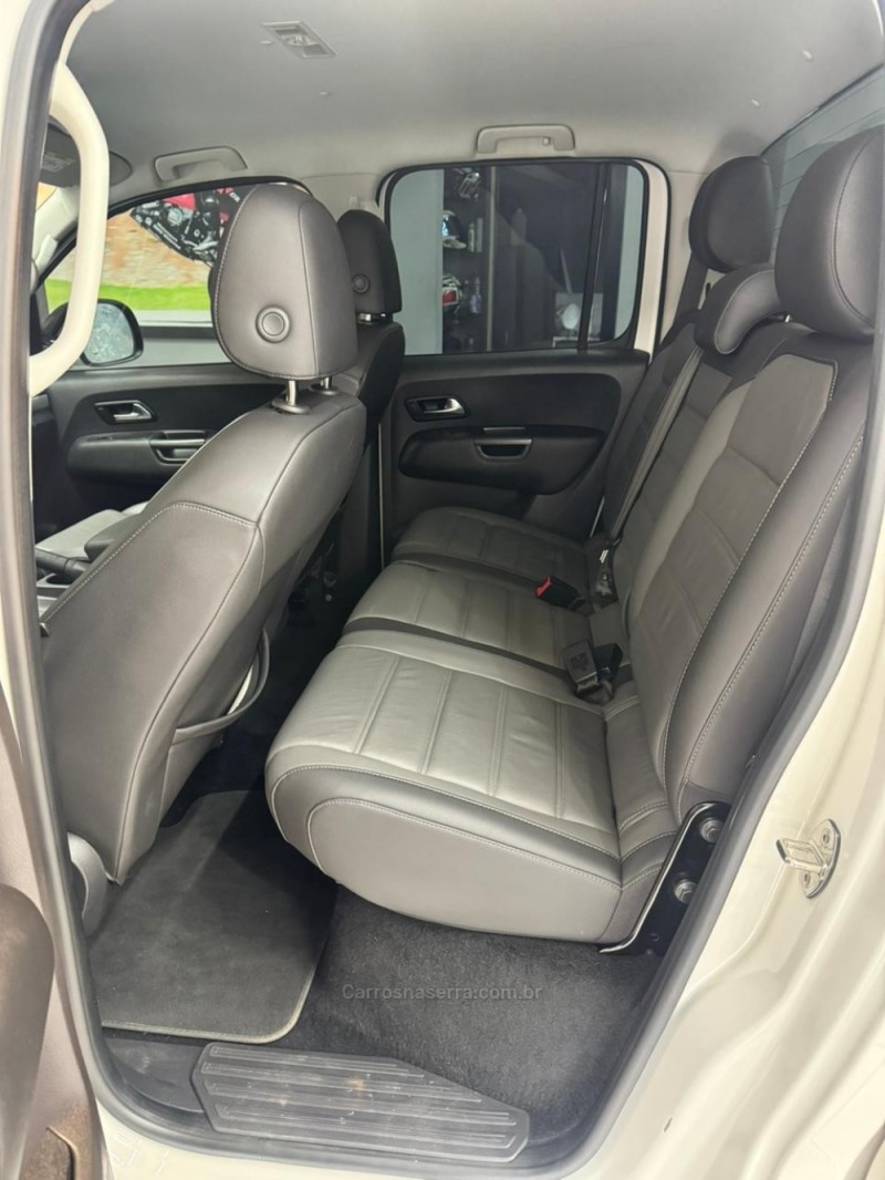 AMAROK 3.0 V6 TDI HIGHLINE CD DIESEL 4MOTION AUTOMÁTICO - 2023 - CAXIAS DO SUL