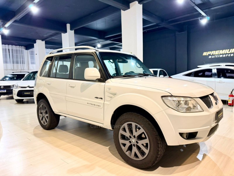 PAJERO TR4 2.0 4X4 16V 140CV FLEX 4P AUTOMÁTICO - 2014 - BENTO GONçALVES