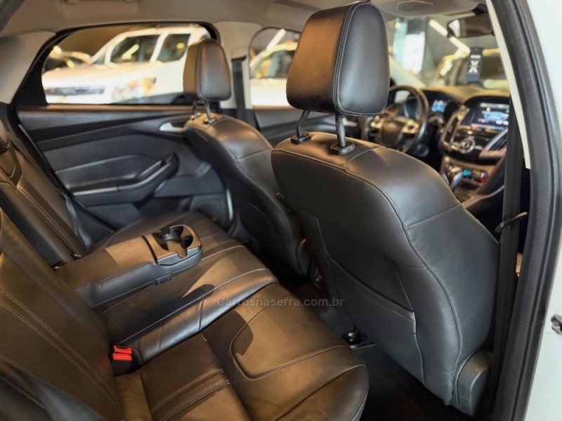 FOCUS 2.0 SE PLUS 16V FLEX 4P AUTOMÁTICO - 2015 - NOVO HAMBURGO