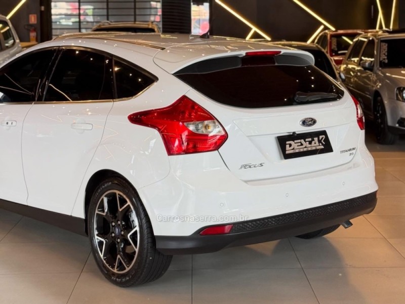 FOCUS 2.0 SE PLUS 16V FLEX 4P AUTOMÁTICO - 2015 - NOVO HAMBURGO