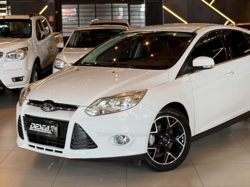 FOCUS 2.0 SE PLUS 16V FLEX 4P AUTOMÁTICO - 2015 - NOVO HAMBURGO