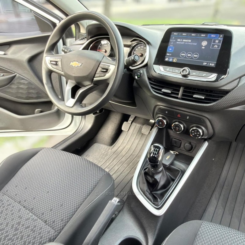 ONIX 1.0 LTZ 12V TURBO FLEX 4P MANUAL - 2022 - NOVO HAMBURGO