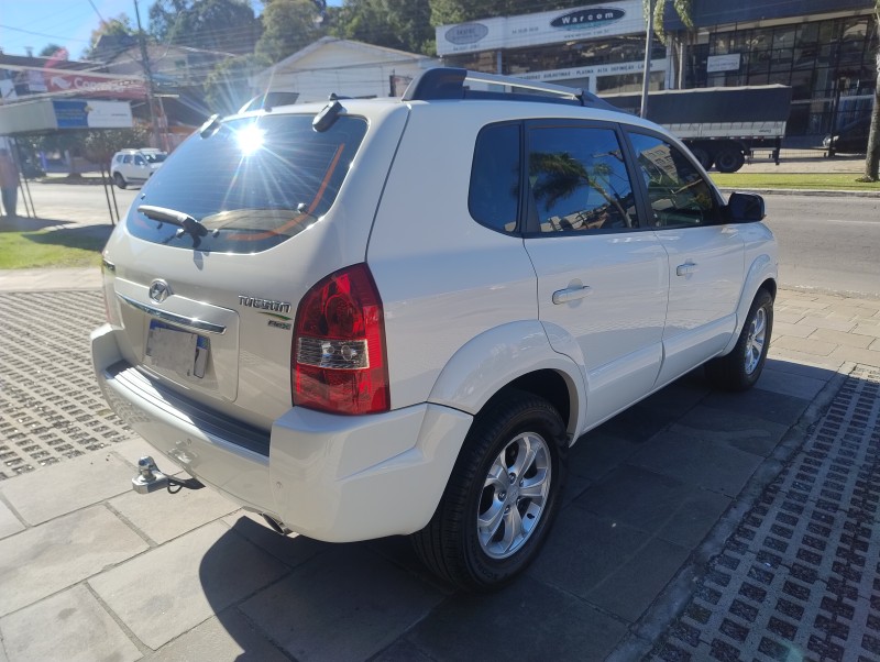 TUCSON 2.0 MPFI GLS TOP 16V 143CV 2WD FLEX 4P AUTOMÁTICO - 2015 - CAXIAS DO SUL