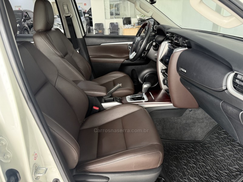 HILUX SW4 2.8 SRX 4X4 16V TURBO INTERCOOLER DIESEL 4P AUTOMÁTICO - 2017 - BENTO GONçALVES