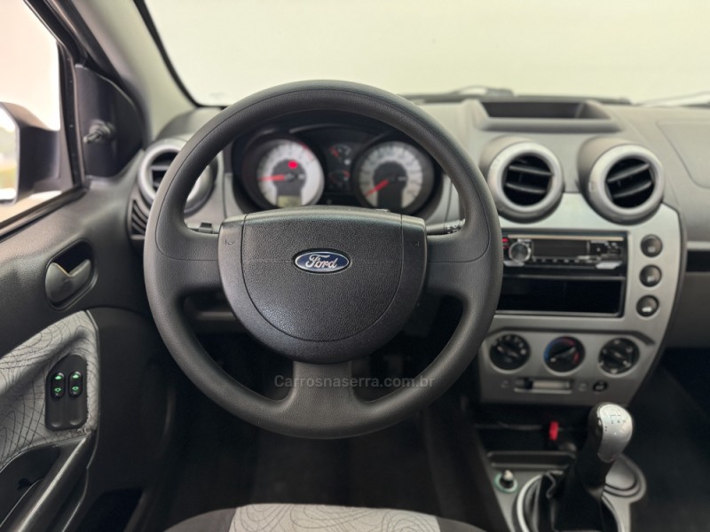 FIESTA 1.6 MPI CLASS SEDAN 8V FLEX 4P MANUAL - 2009 - CARLOS BARBOSA