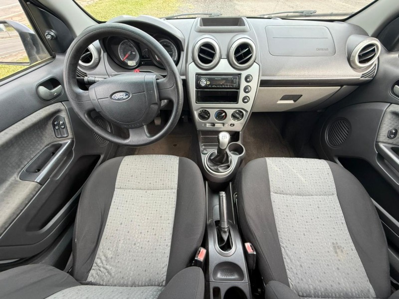FIESTA 1.6 ROCAM SE SEDAN 8V FLEX 4P MANUAL - 2014 - FARROUPILHA