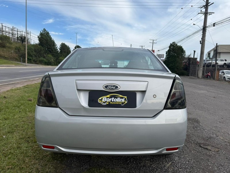 FIESTA 1.6 ROCAM SE SEDAN 8V FLEX 4P MANUAL - 2014 - FARROUPILHA