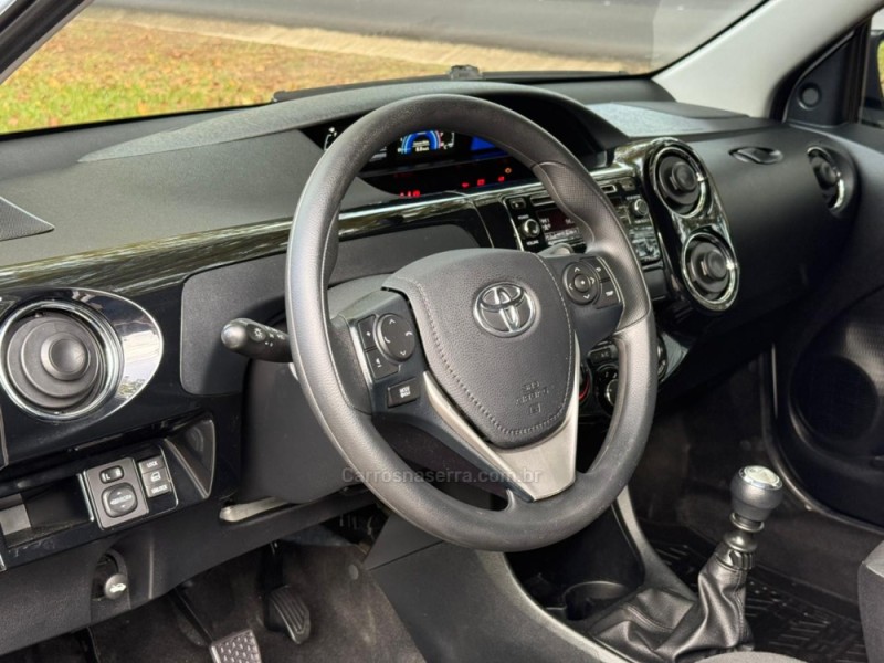 ETIOS 1.5 XS 16V FLEX 4P MANUAL - 2018 - DOIS IRMãOS