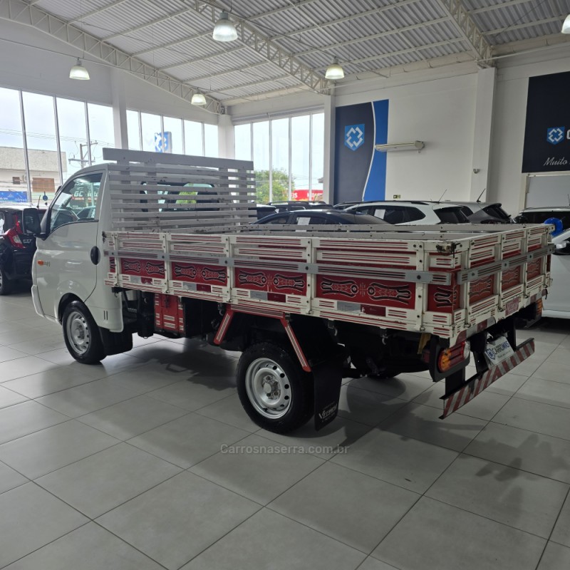 HR 2.5 LONGO COM CAÇAMBA 4X2 16V 130CV TURBO INTERCOOLER DIESEL 2P MANUAL - 2017 - SANTA CRUZ DO SUL