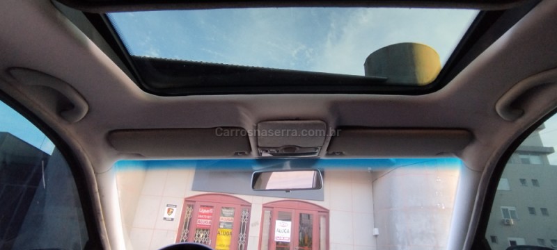 GOLF 1.6 8V GASOLINA 4P MANUAL - 2001 - FARROUPILHA