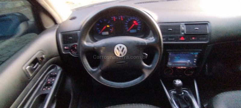 GOLF 1.6 8V GASOLINA 4P MANUAL - 2001 - FARROUPILHA