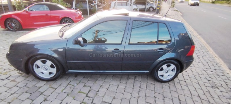GOLF 1.6 8V GASOLINA 4P MANUAL - 2001 - FARROUPILHA