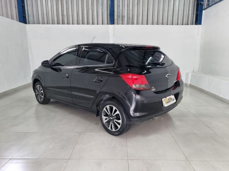 ONIX 1.4 MPFI LTZ 8V FLEX 4P MANUAL - 2014 - VACARIA