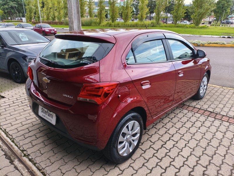 ONIX 1.4 MPFI LT 8V FLEX 4P MANUAL - 2017 - BOM PRINCíPIO