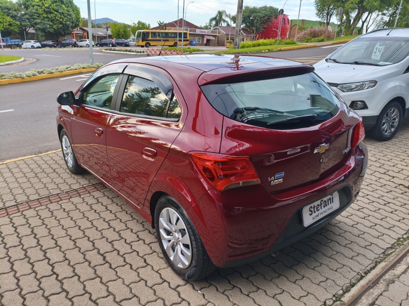 ONIX 1.4 MPFI LT 8V FLEX 4P MANUAL - 2017 - BOM PRINCíPIO