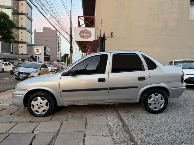 CLASSIC 1.0 MPFI 8V GASOLINA 4P MANUAL - 2003 - CAXIAS DO SUL