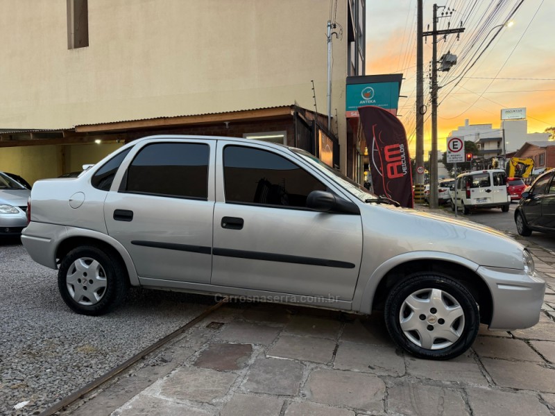 CLASSIC 1.0 MPFI 8V GASOLINA 4P MANUAL - 2003 - CAXIAS DO SUL