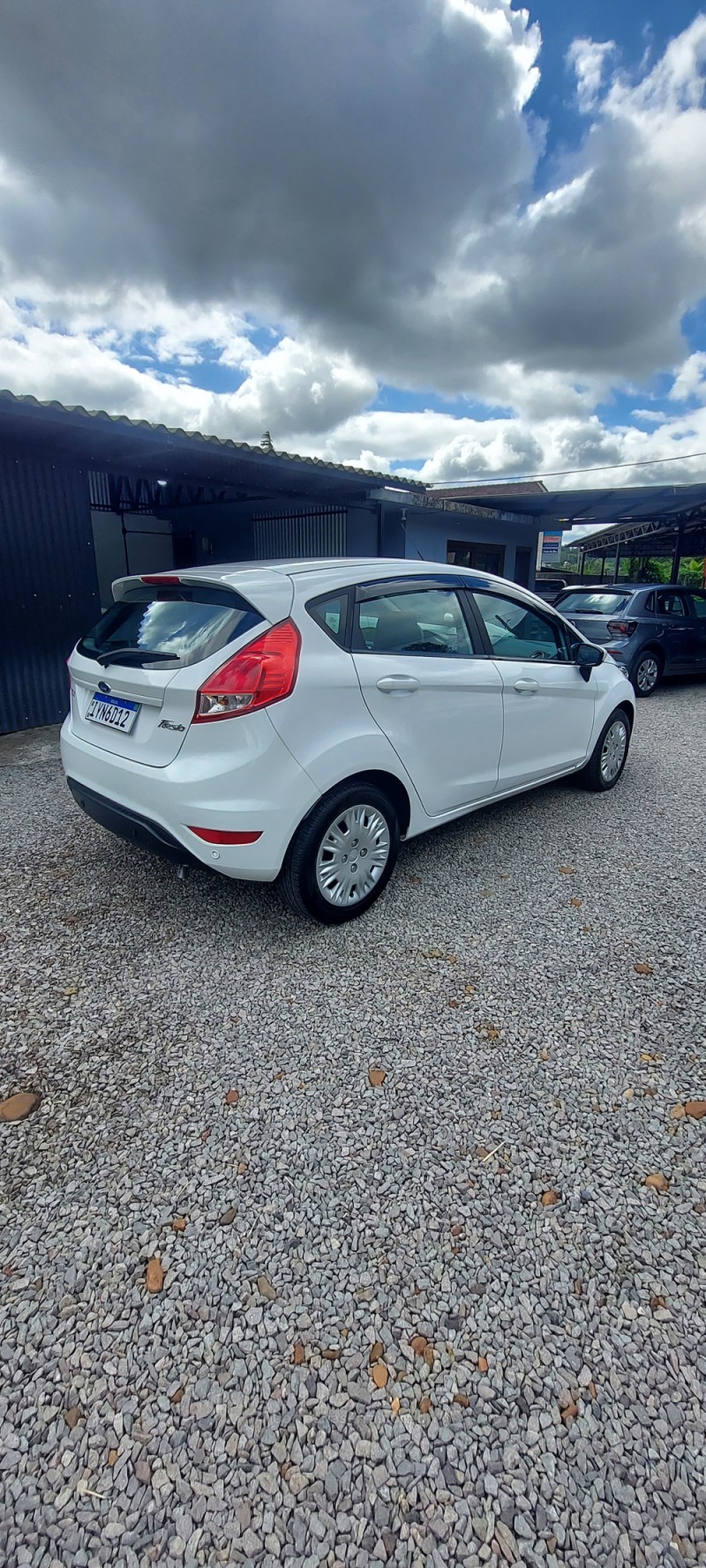 FIESTA 1.6 SE HATCH 16V FLEX 4P MANUAL - 2018 - BOM PRINCíPIO
